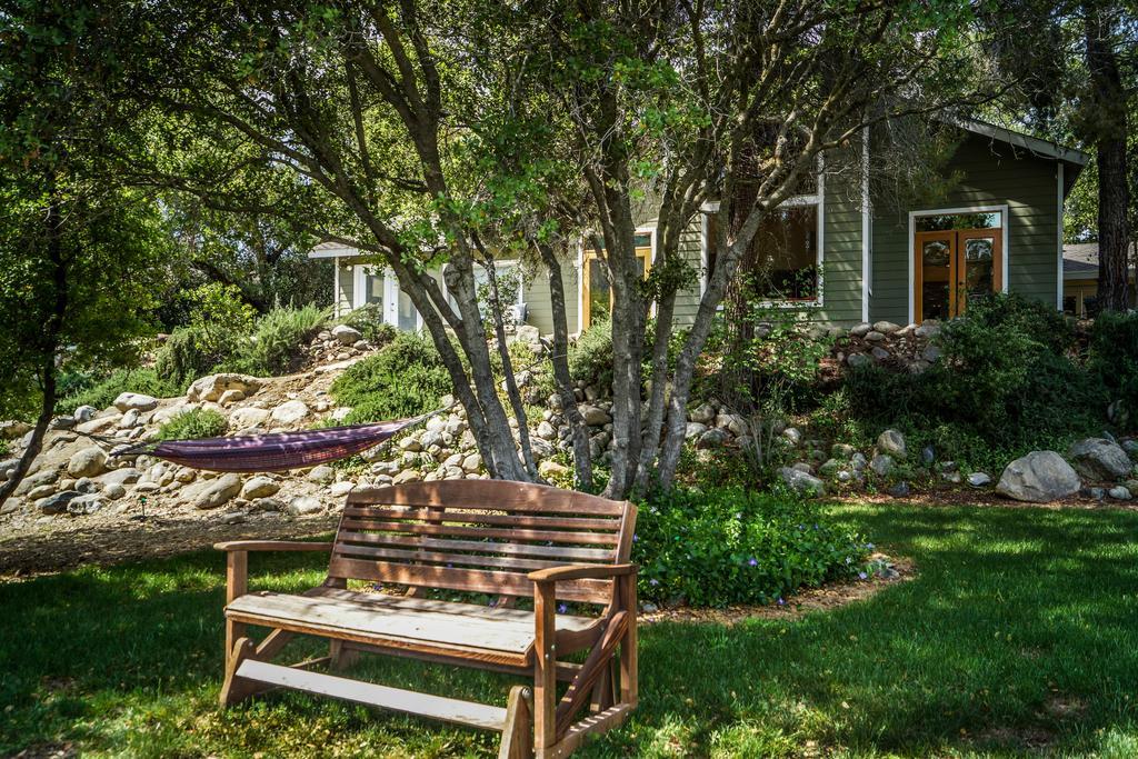 Kaweah Chakra Resort Три Ривърс Стая снимка