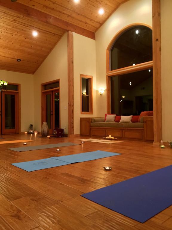 Kaweah Chakra Resort Три Ривърс Стая снимка